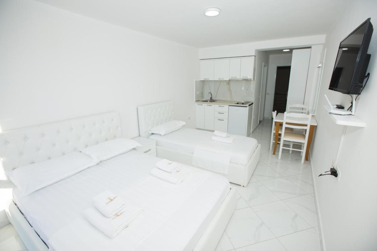 Royal Palace Aparthotel Lezhë Esterno foto