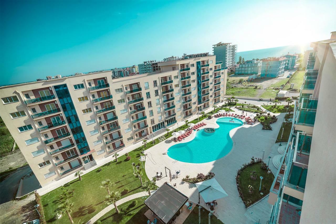Royal Palace Aparthotel Lezhë Esterno foto