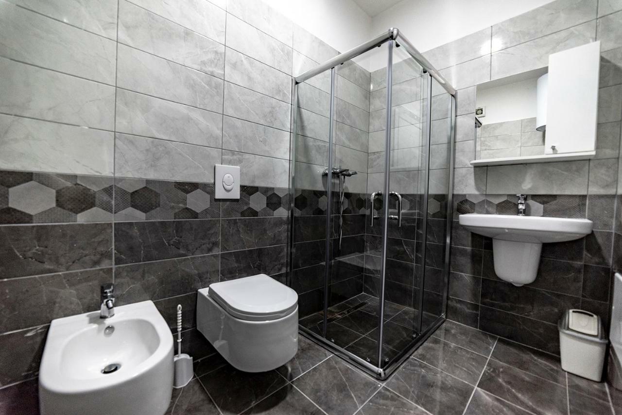 Royal Palace Aparthotel Lezhë Esterno foto